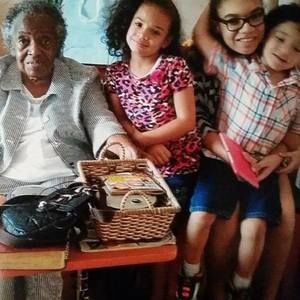 Meet your Posher, Nicole